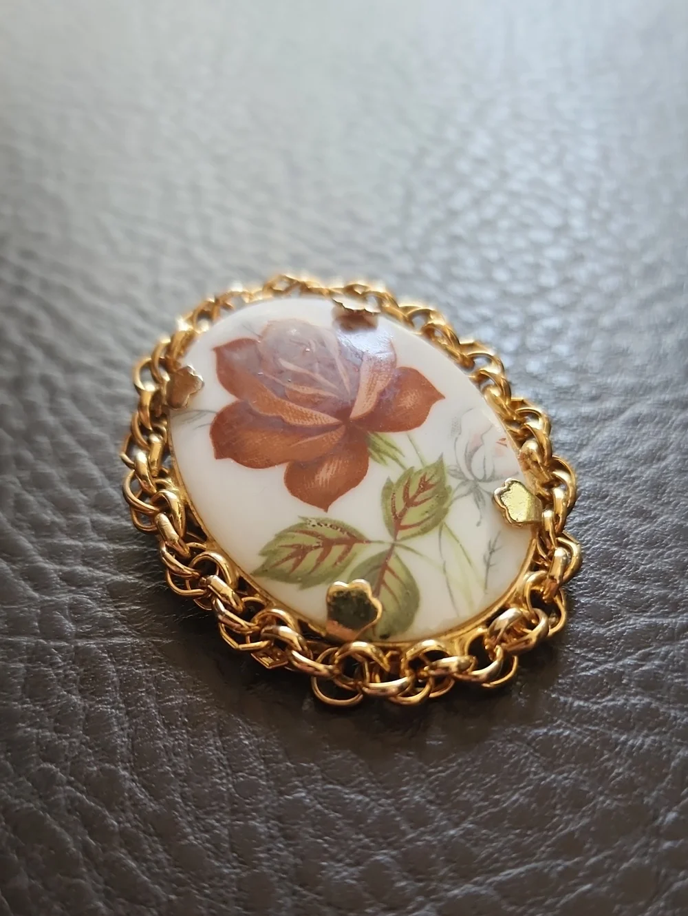VTG Gold-Tone Floral Porcelain Cameo Brooch/Pendant - Brown Rose